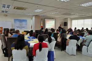   Training to produce Hiligaynon books for children